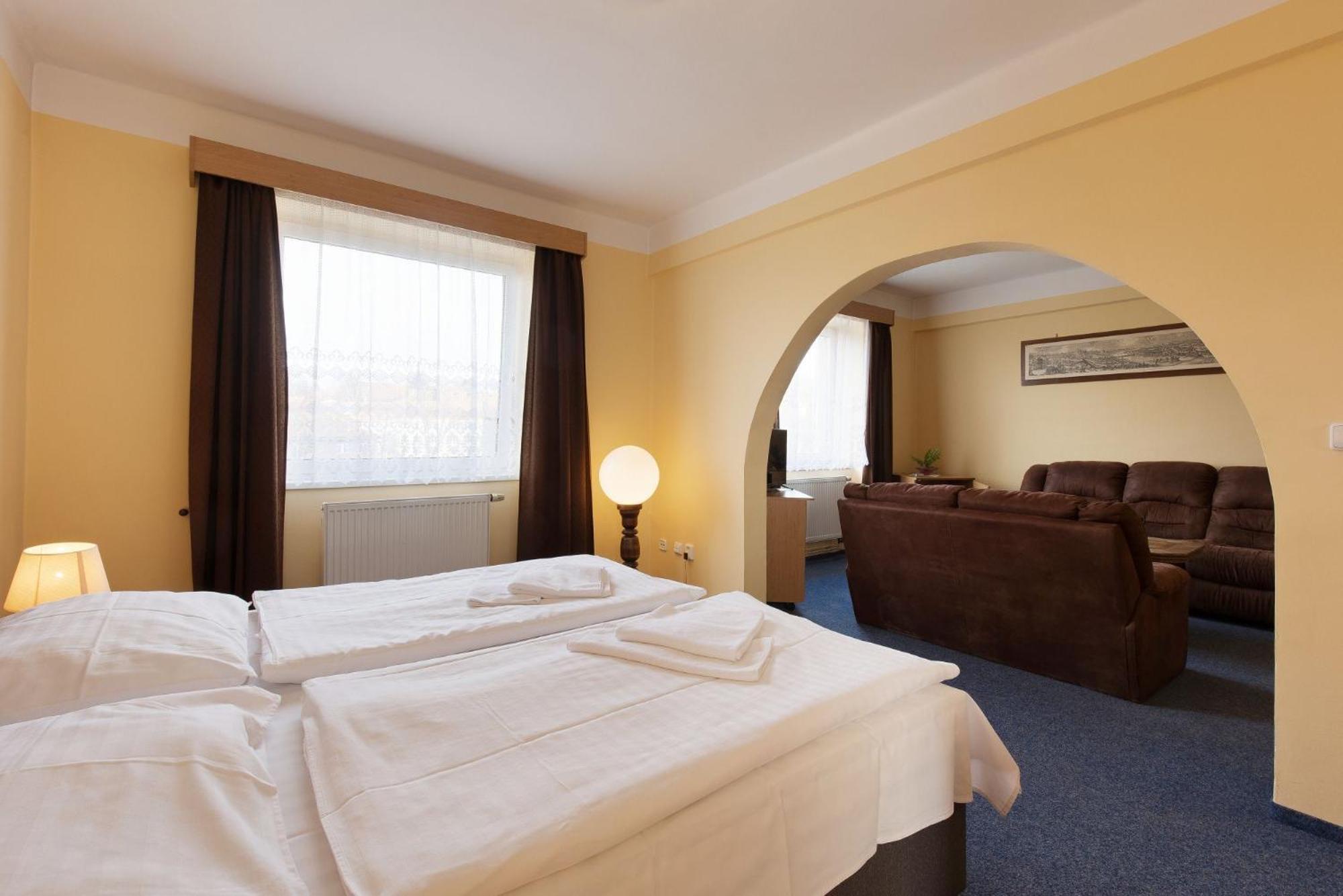 Hotel Belvedere Pribram Ngoại thất bức ảnh